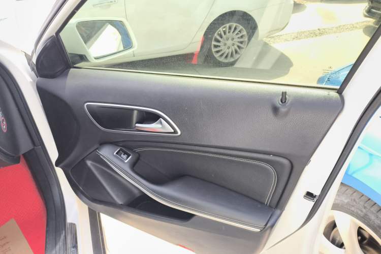 Used Mercedes-Benz GLA 2015 GLA 220 4MATIC Fashion Model
