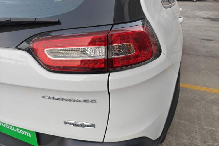 Used  Cherokee 2017 2.0L Superior Edition
