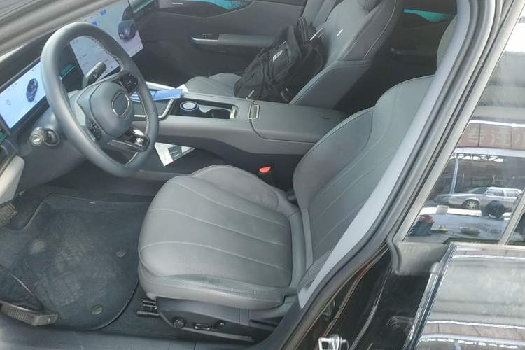 Used Lynk & Co 07 2024 EM-P 126 Long-Range Halo