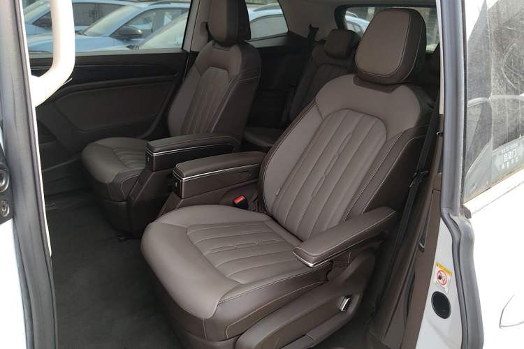 Used Volkswagen Viloran 2024 330TSI Luxury Edition