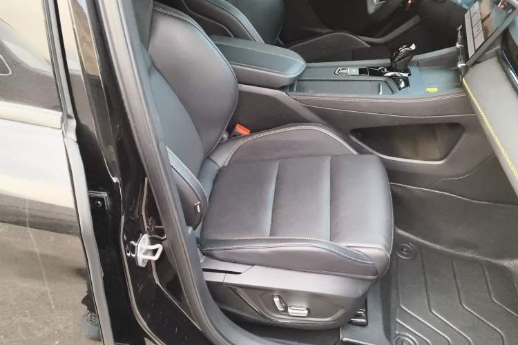 Used Lynk & Co 03 2023 2.0TD DCT JingPro
