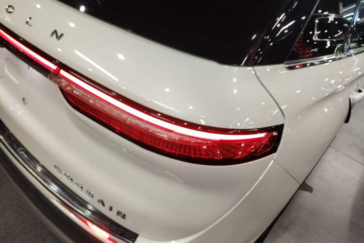 Used Lincoln Corsair 2021 2.0T Two-Wheel Drive Deluxe Edition
