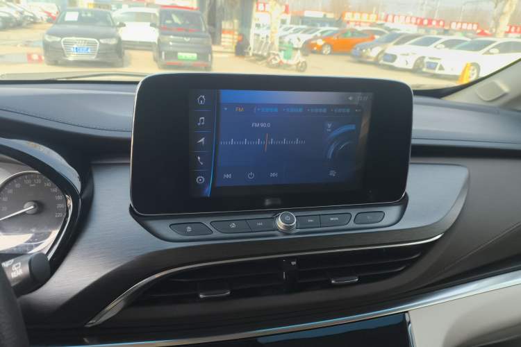 Used Buick GL8 2023 Land Executive Class Comfort Model
