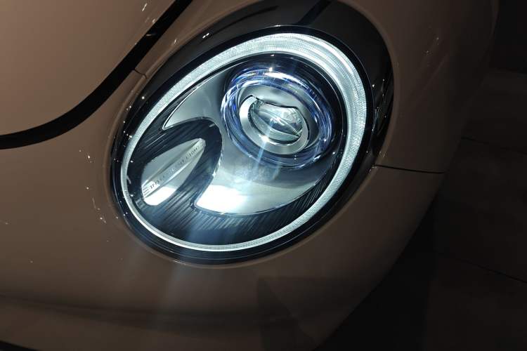 Used ORA Good Cat 2023 401 km Standard Range Comfort Version Lithium Iron Phosphate
