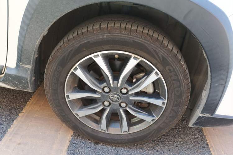 Used Toyota YARiS L 2020 X-Trail X 1.5L CVT Luxury Edition