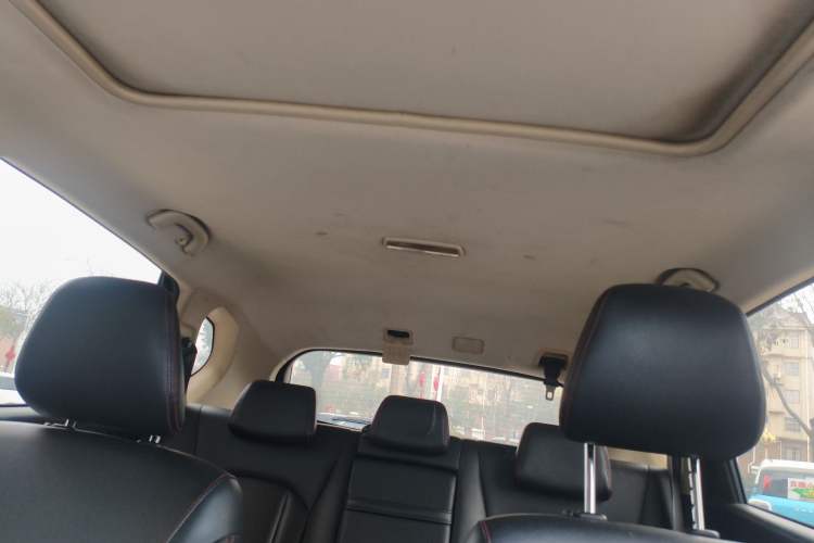 Used Baojun 560 2015 1.8L manual luxury version