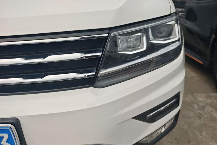 Used Volkswagen Tiguan L 2019 330TSI Automatic Two-Wheel Drive Smart Luxury Version China VI Standard
