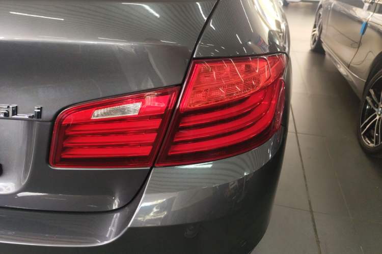 Used BMW 5 Series 2015 535Li Leading Model
