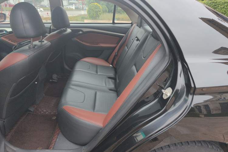 Used BYD G5 2014 1.5TID Automatic Prestige Model
