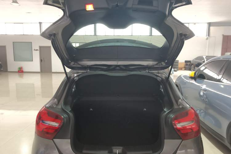 Used Mercedes-Benz A-Class (Import) 2017 Revised Version A 200 Fashion Edition
