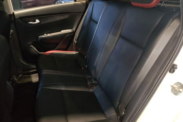 Used Kia KX Cross 2017 1.4L AT GLS
