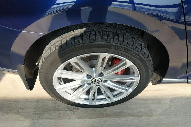 Used Volkswagen Variant 2018 380TSI Two-Wheel Drive Comfort Edition