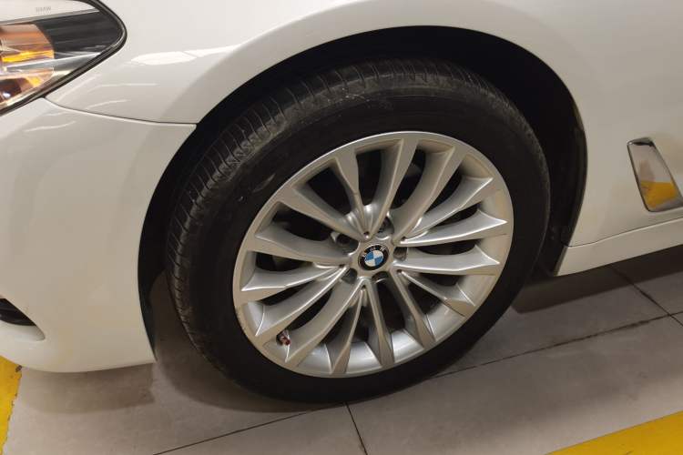 Used BMW 5 Series 2018 525Li Luxury Package
