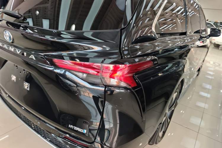 Used Toyota Granvia 2023 2.5L Hybrid Prestige PLUS Edition
