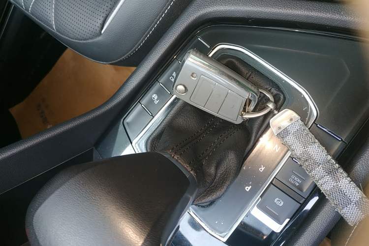 Used Volkswagen Tiguan L 2023 Restyled 330TSI Automatic Two-Wheel Drive R-Line Enhanced Comfort Version