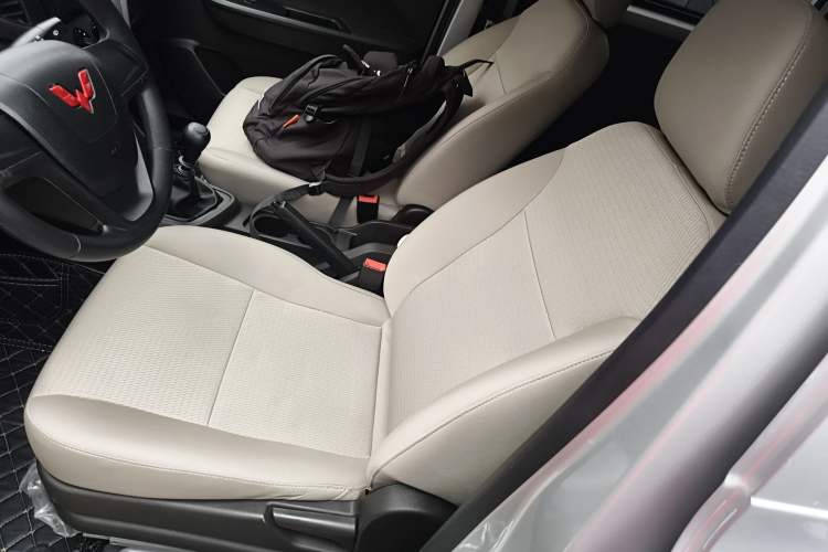 Used Wuling Hongguang V 2022 1.5L Jingqu Edition Electric-Assist LAR
