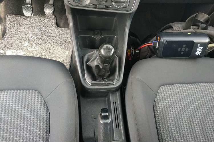 Used Volkswagen Santana 2016 1.6L Manual Fashion Edition
