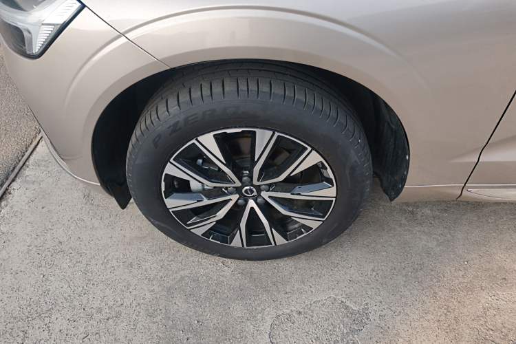 Used Volvo XC60 2024 B5 4x4 Smart Luxury Edition
