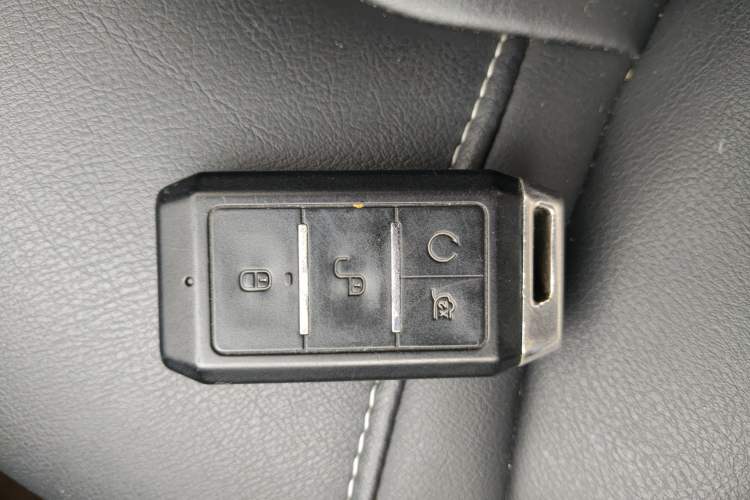 Used BYD Yuan New Energy 2019 EV535 Smart Connect Trendsetting Model
