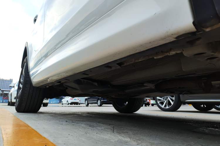 Used Land Rover Discovery Sport 2019 240 PS SE Dynamic Version China VI Standard
