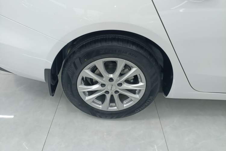 Used Roewe i5 
