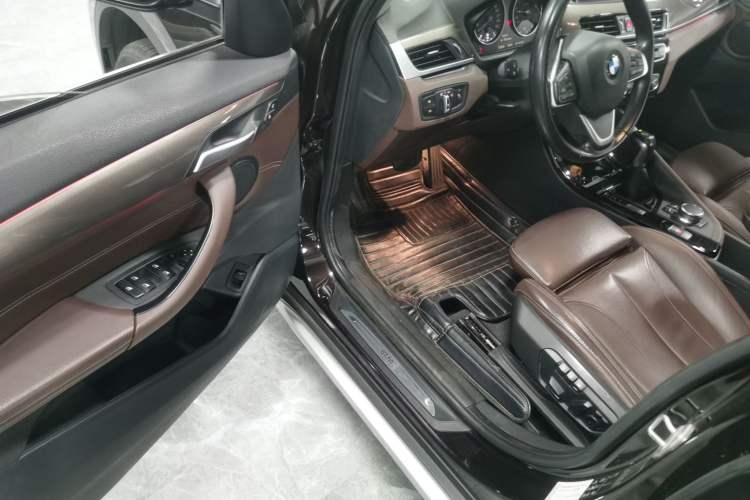 Used BMW X1 2018 xDrive20Li Luxury Model
