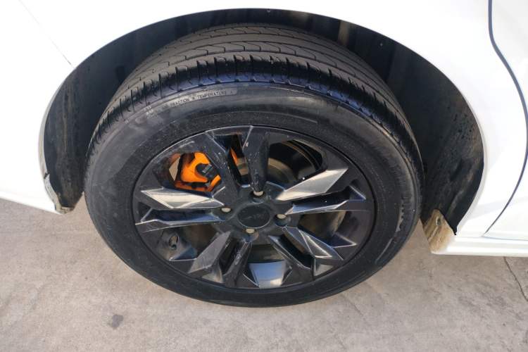 Used Dongfeng Aeolus Yixuan 2023 Mach Edition 1.5L Automatic Chasing Shadow Version
