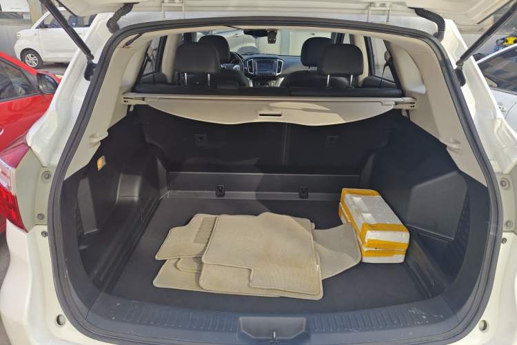 Used Venucia T70 2015 2.0L CVT Smart Edition