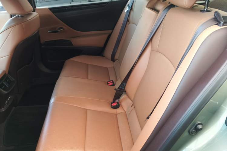 Used Lexus ES 2020 200 Excellence Edition
