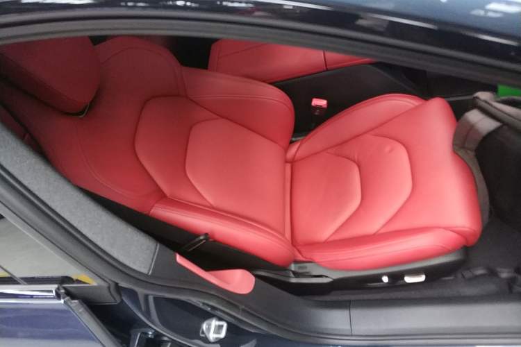 Used  SU7 2024 Rear-Drive Ultra-Long Range Advanced Pro-Level Intelligent Driving Version
