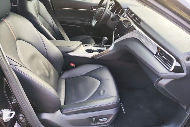 Used Toyota Camry 2019 Dual-Engine 2.5 HG Luxury Edition China VI Standard
