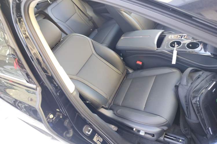 Used Hongqi HS3 PHEV 
