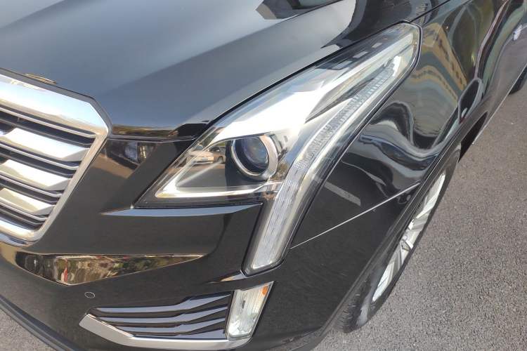 Used Cadillac XT5 2018 25T Luxury Model
