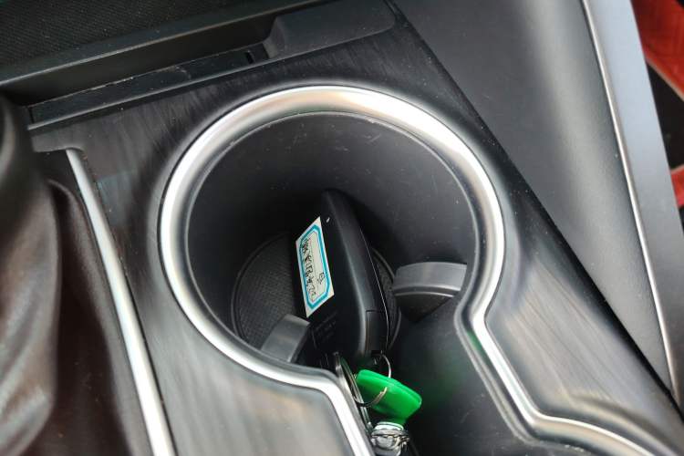 Used Toyota Camry 2021 2.0G Luxury Edition
