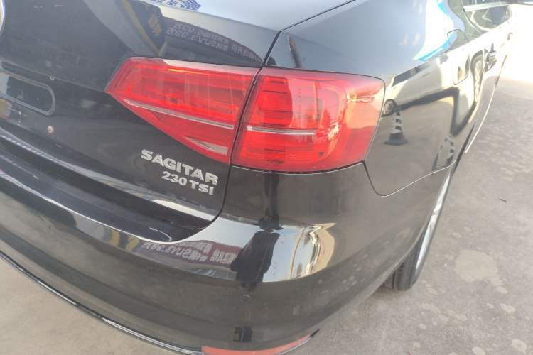 Used Volkswagen Sagitar 2015 230TSI Automatic Comfort Version
