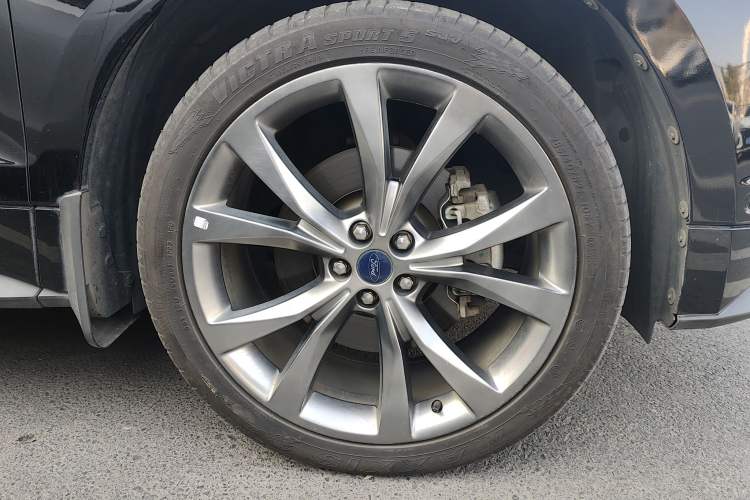 Used Ford Edge 2016 EcoBoost 330 V6 Four-Wheel Drive Sporty 7-Seater