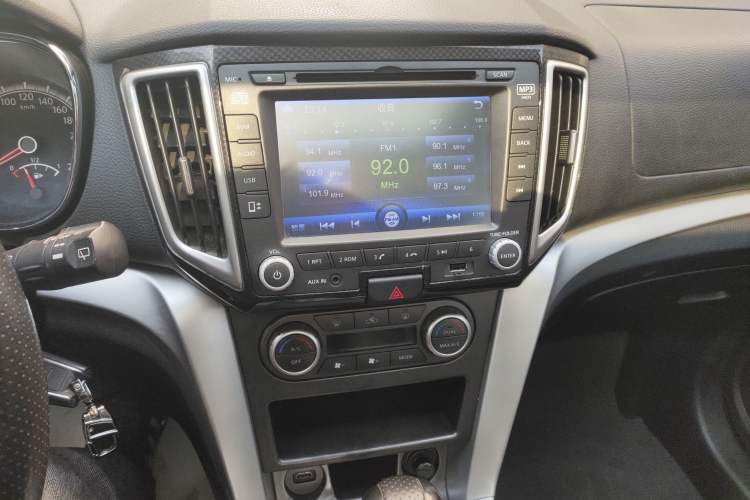 Used Venucia T70 2015 2.0L CVT Smart Edition
