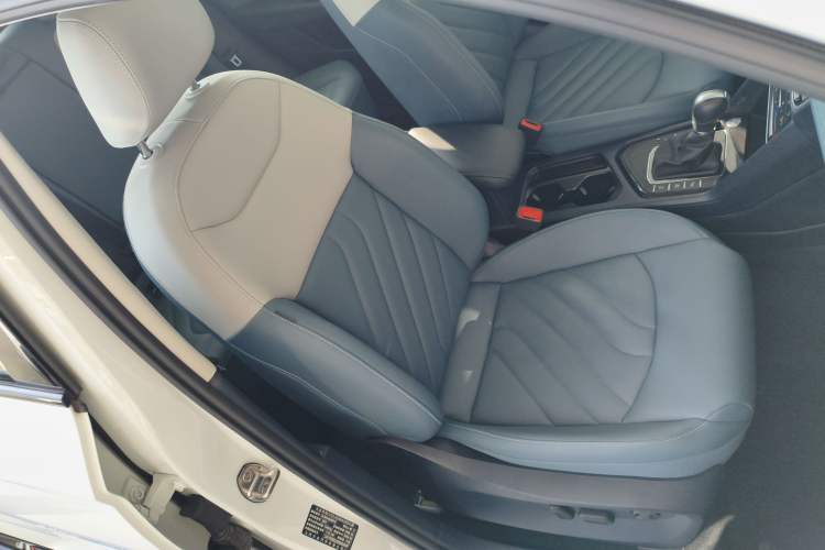 Used Volkswagen Tharu 2024 300TSI Two-Wheel-Drive Moon Luxury Edition
