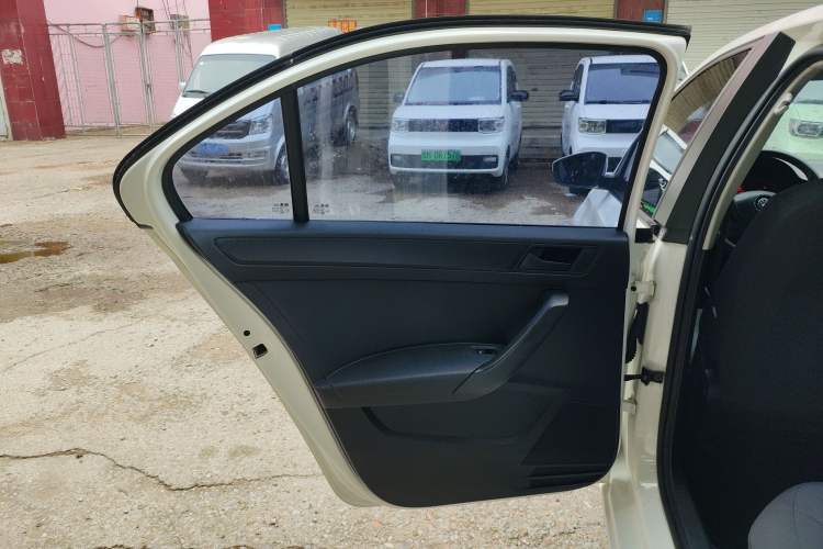 Used Volkswagen Santana 2016 1.6L Manual Fashion Edition
