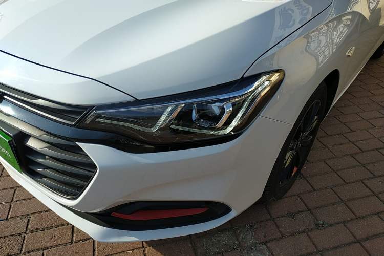 Used Chevrolet Monza 2020 Light Hybrid Redline 320T Dual-Clutch Joyful Edition
