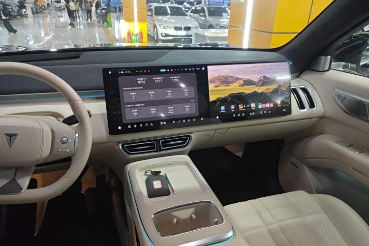 Used Deepal S09 2025 Four-Wheel Drive Ultra+ Custom Edition
