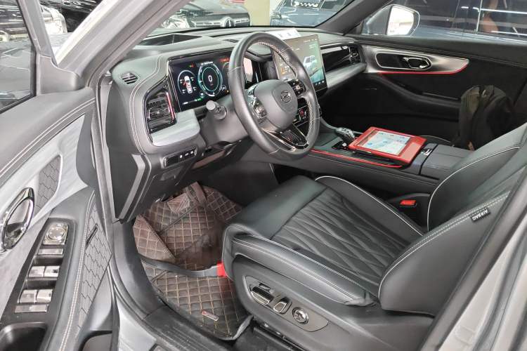 Used GAC Trumpchi GS8 2022 Dual-Engine Series 2.0TM Two-Wheel Drive Prestige Edition (7 Seats)
