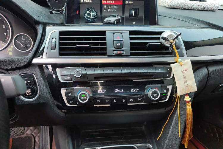 TDK.VehicleDetails.img