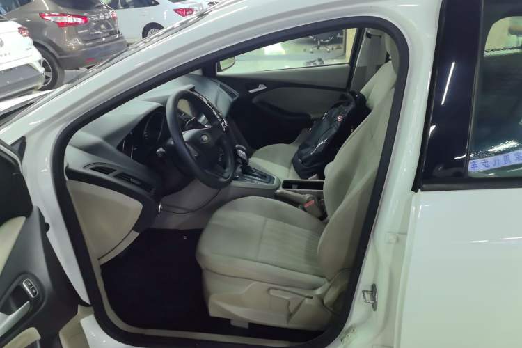 Used Ford Focus 2017 Sedan 1.6L Automatic Comfort Plus SmartDrive Edition
