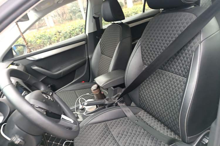 Used Skoda Octavia 2019 1.5L Automatic Smart Drive Luxury Edition China VI Standard