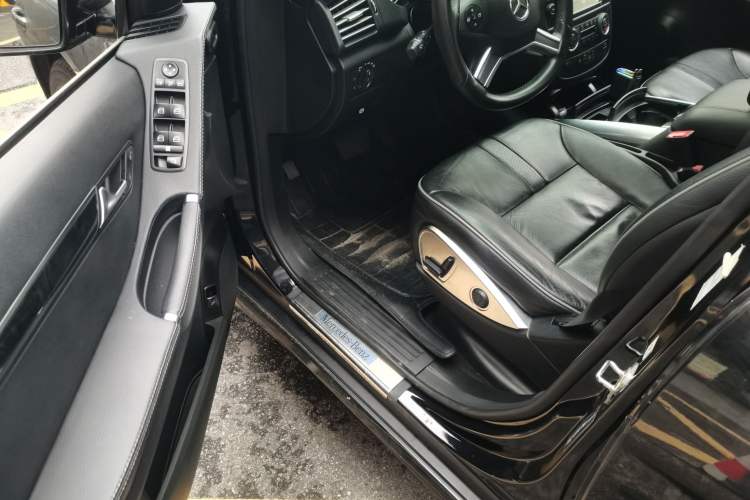 Used Mercedes-Benz R-Class 2017 R 400 4MATIC Exclusive Edition
