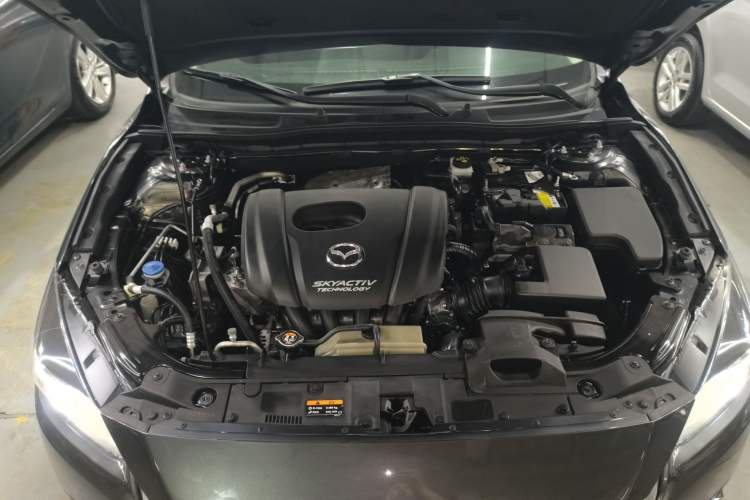 Used Mazda Mazda 3 Axela 2019 Cloud-Controlled Version Hatchback 1.5L Automatic Luxury Model Emission Standard China V
