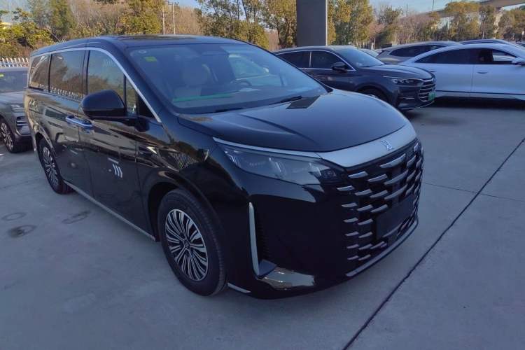 Used BYD Xia 2025 DM-i 1.5T 180km Beyond Edition
