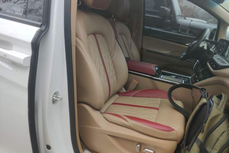 Used Buick GL8 2021 ES Land Cruiser 653T Luxury Edition
