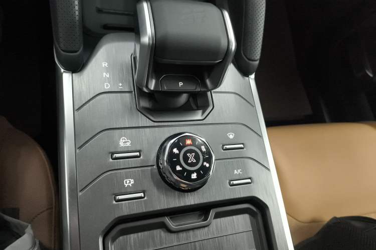 Used JETOUR Traveler 2023 2.0T All-Wheel Drive CrossPRO+
